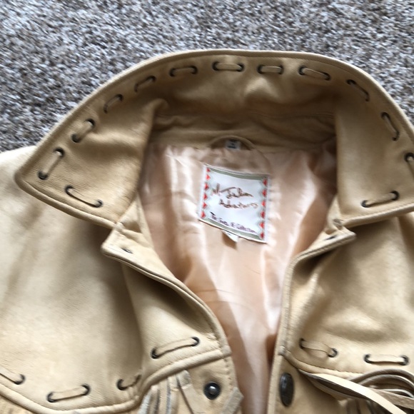 M Julian Adventures, The Santa Fe Collection, large, fringe tan leather jacket. - Picture 7 of 12